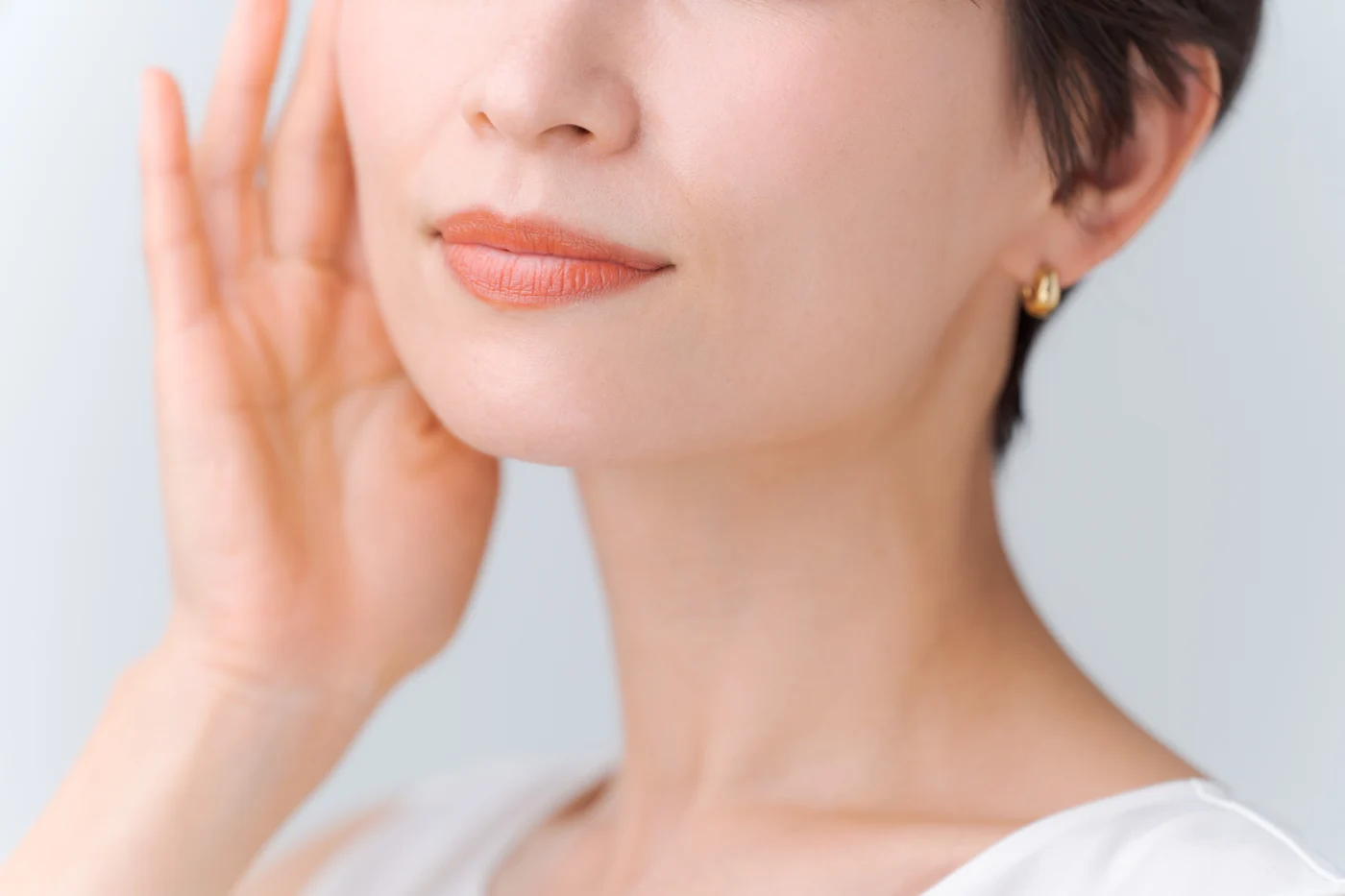 歯列矯正で頬こけになる？見た目への影響と対処法を紹介【静岡歯科が解説！】の参考画像