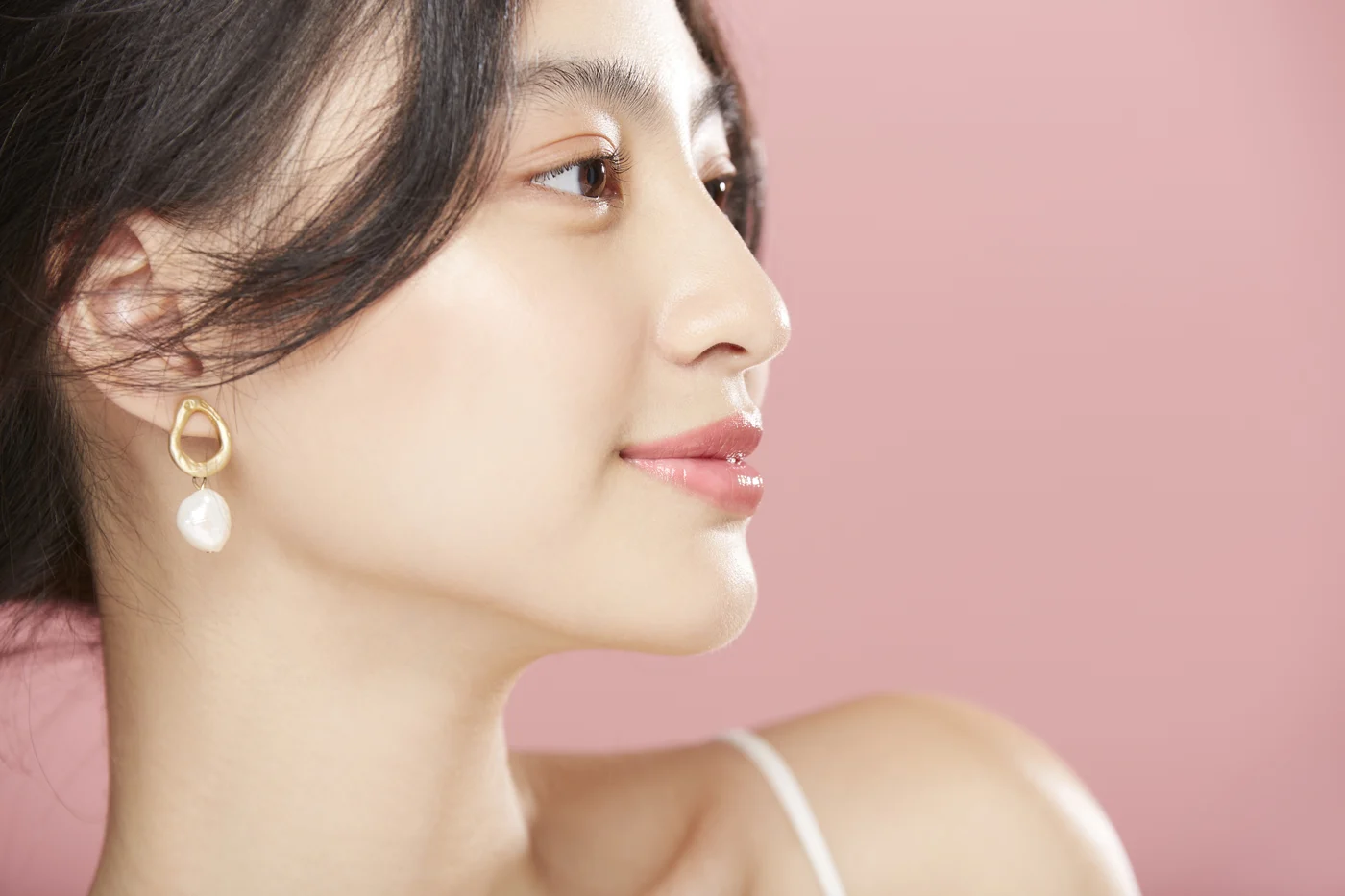 綺麗な歯並び、横から見たときの特徴は?横顔のバランスと歯の位置を解説【日本歯科グループが解説!】の参考画像