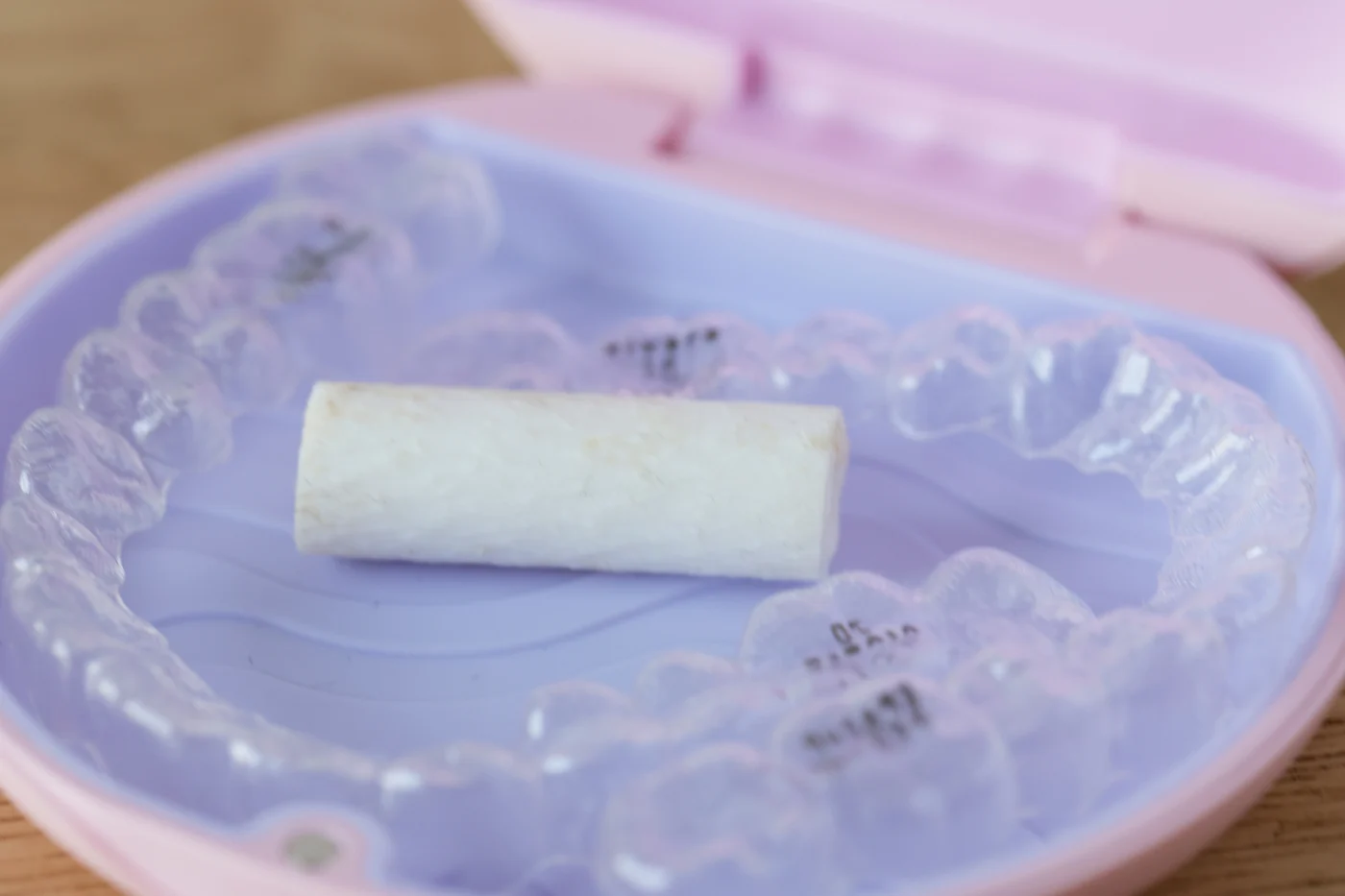矯正用チューイーとは?マウスピース矯正のズレを防ぐ使い方と効果【日本歯科札幌院長が解説!】の参考画像