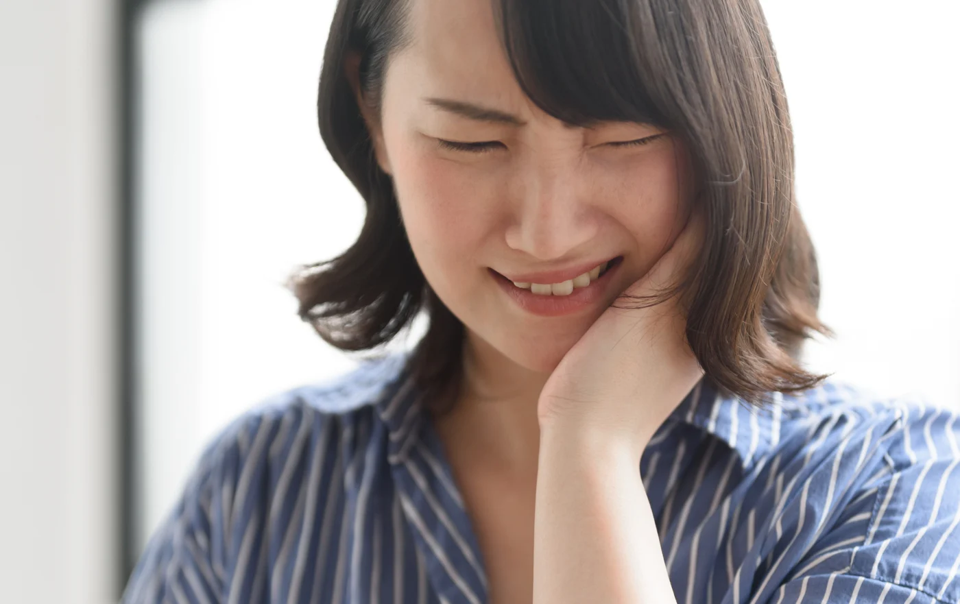 矯正の青ゴムが痛すぎる!原因と痛みを減らす具体的対処法を紹介【静岡歯科院長が解説!】の参考画像